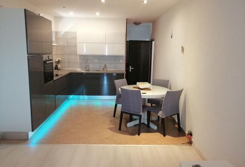 海の見える１ベッドルームアパートメント, Ana Murter