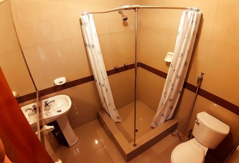 חדר משפחתי, Salones Del Inca