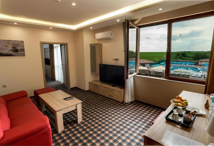شقة غرفة واحدة مطلة على حمام السباحة, Spa Kompleks Raiski Kat