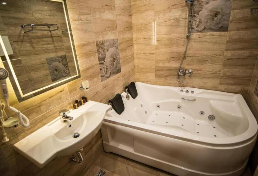 غرفة ديلوكس مزودة بشرفة, Spa Kompleks Raiski Kat