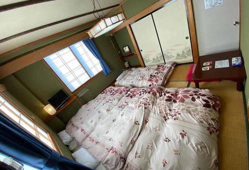 اتاق استاندارد سه تخته با سرویس بهداشتی مشترک, Nozawa Dream Central