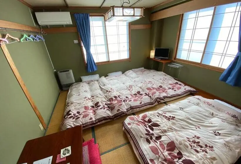 バスルーム共有のトリプルスタンダード, Nozawa Dream Central