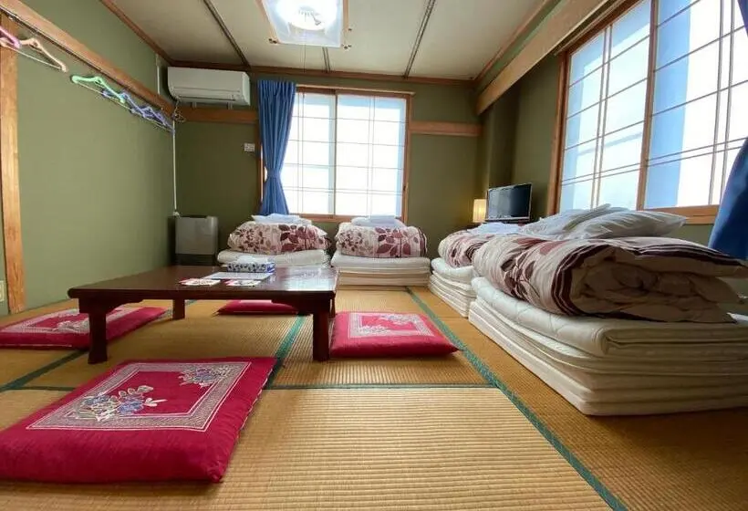 バスルーム共有のトリプルスタンダード, Nozawa Dream Central