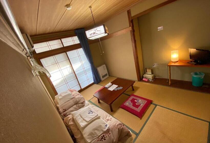 اتاق استاندارد با سرویس بهداشتی مشترک, Nozawa Dream Central