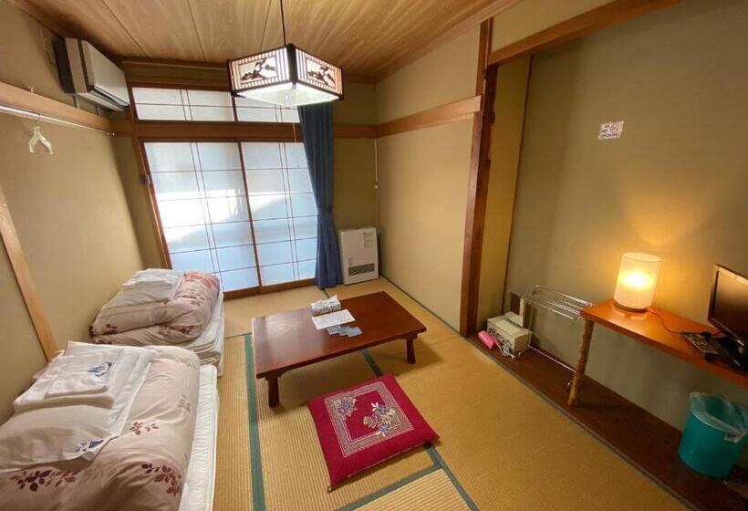 اتاق استاندارد با سرویس بهداشتی مشترک, Nozawa Dream Central