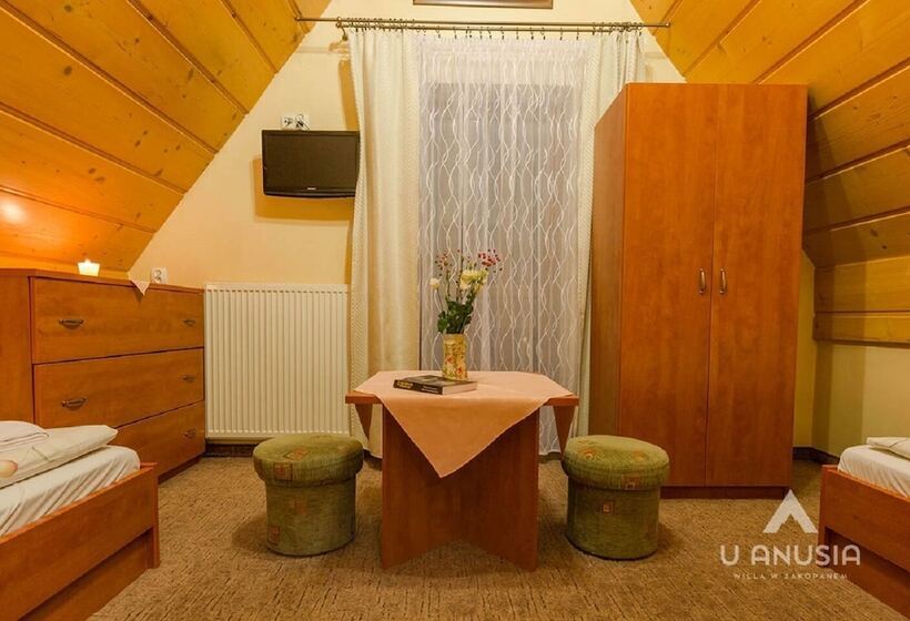 Deluxe Studio, Willa U Anusia