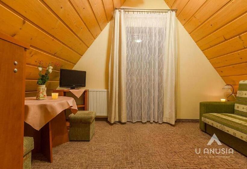 Deluxe Studio, Willa U Anusia