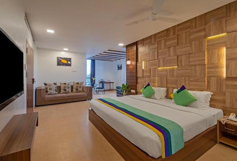 Quarto Superior, Treebo Golden Swan Tambaram