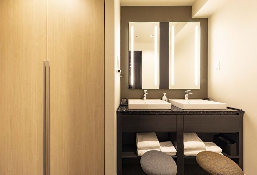 اتاق استاندارد چهار تخته, Hankyu Respire Osaka