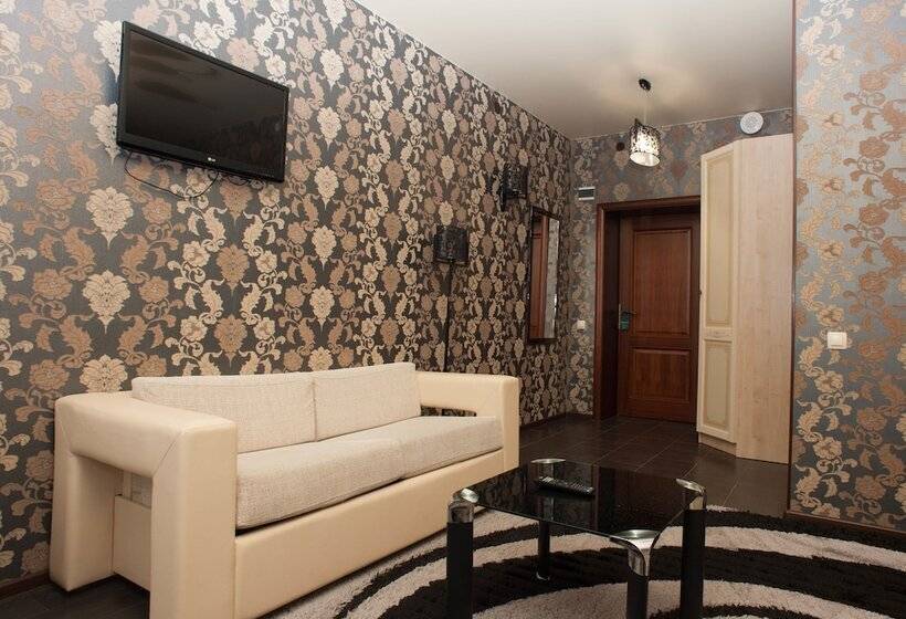 سوییت جونیور, Tula