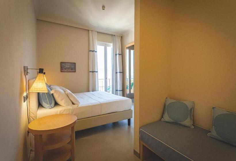 Полулюкс Вид на Море, Villa Martini