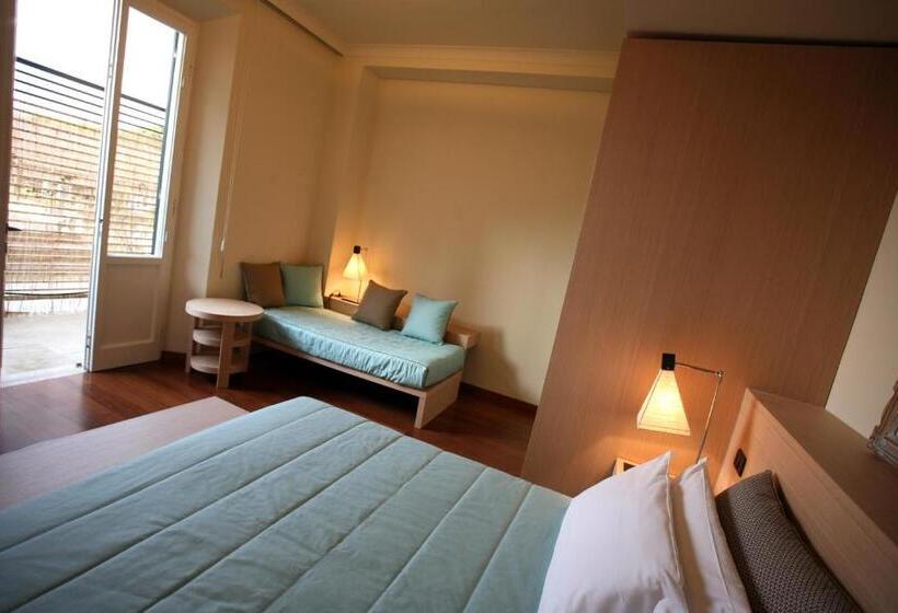 Трехместный Номер Стандарт с Балконом, Villa Martini