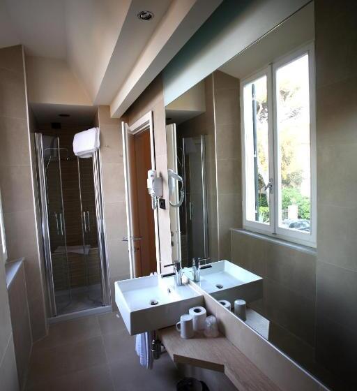 Трехместный Номер Стандарт с Балконом, Villa Martini