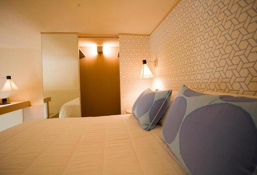 Семейный Номер Вид на Сад, Villa Martini