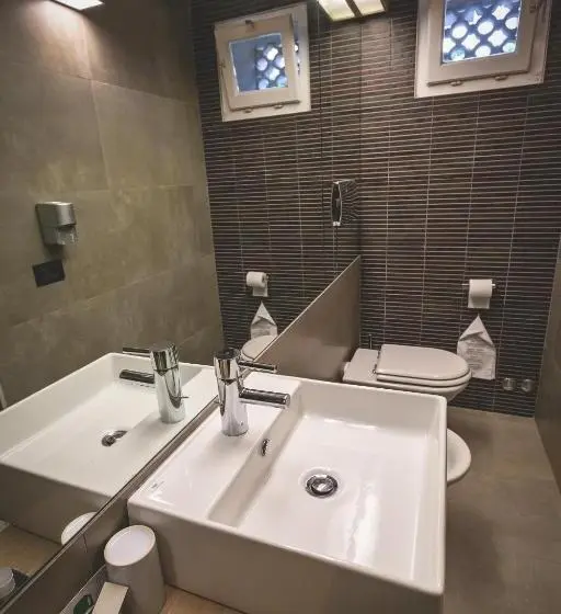 エコノミールーム, Villa Martini