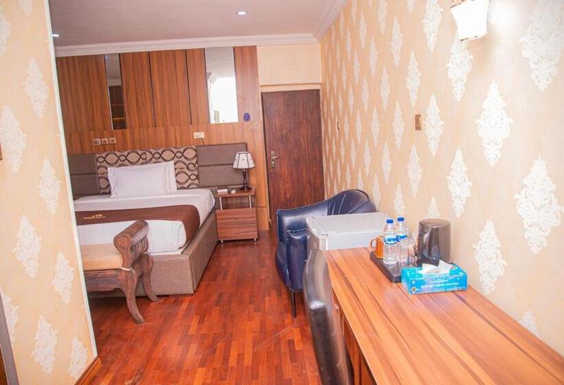 سوئیت پرزیدنت, Mahogany Hotel And Suites