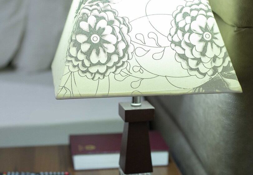 اتاق لوکس, Mahogany Hotel And Suites