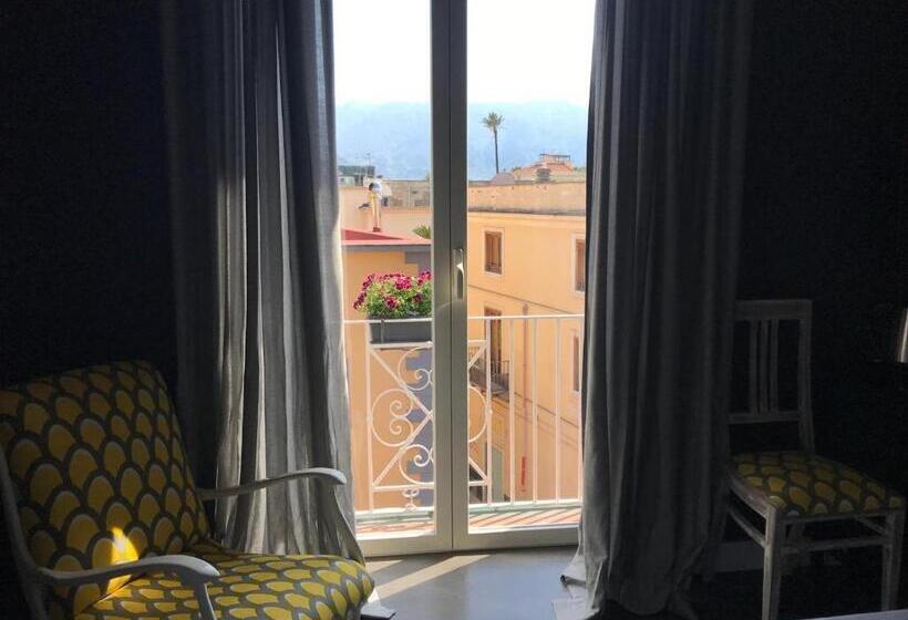 Quarto Deluxe, Casa Pacifico Pompei