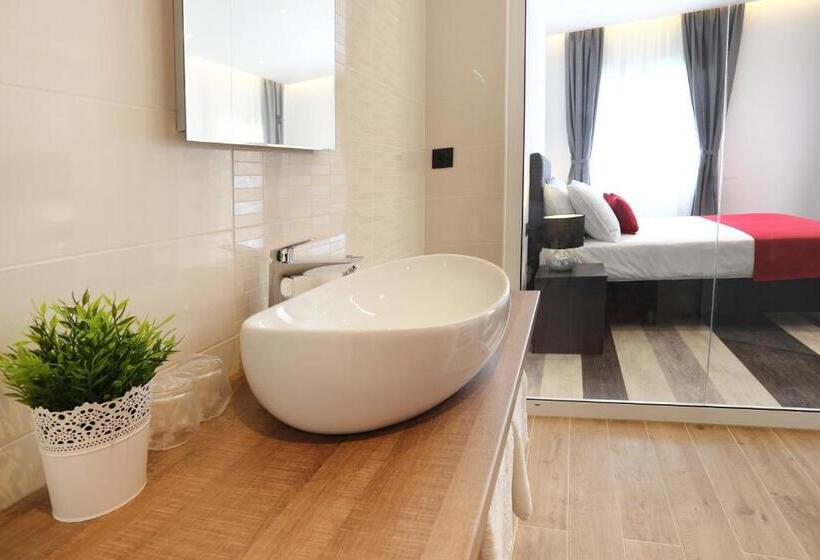 带阳台的豪华间, Villa M