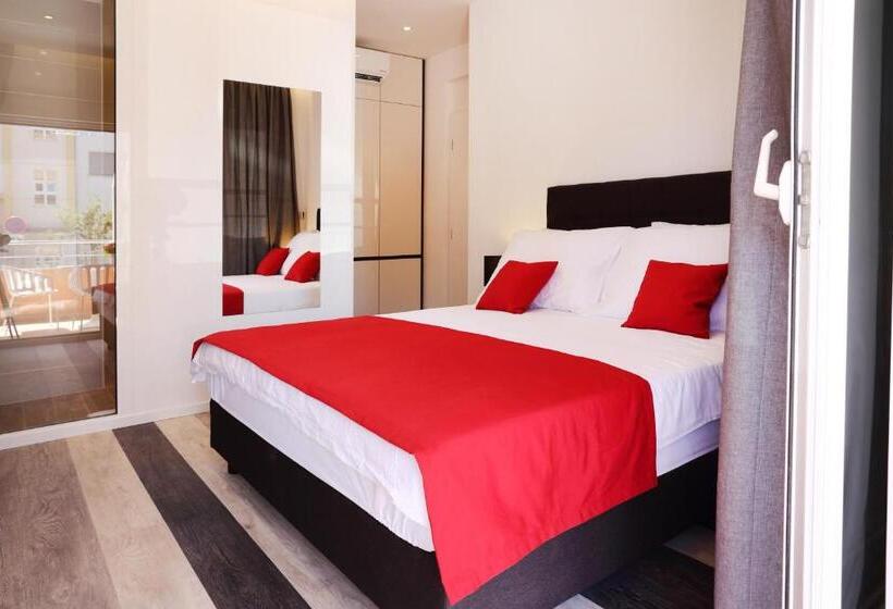 带阳台的豪华间, Villa M