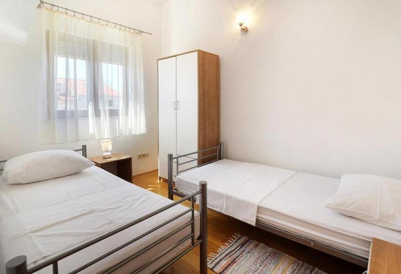 带2个卧室的公寓, Villa M