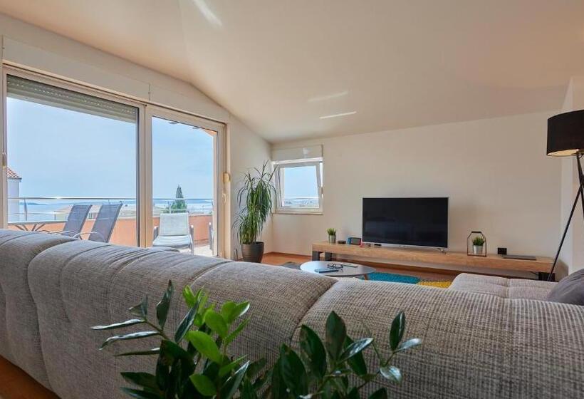 带1个卧室的顶楼公寓, Villa M