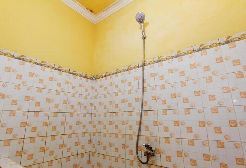 Standardrum Delat Badrum, Arjuna Hostel