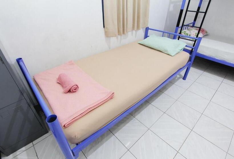 Standardrum Delat Badrum, Arjuna Hostel