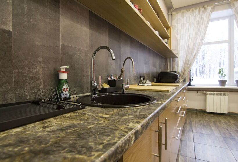 اتاق راحتی سه تخته, Yagelhostel