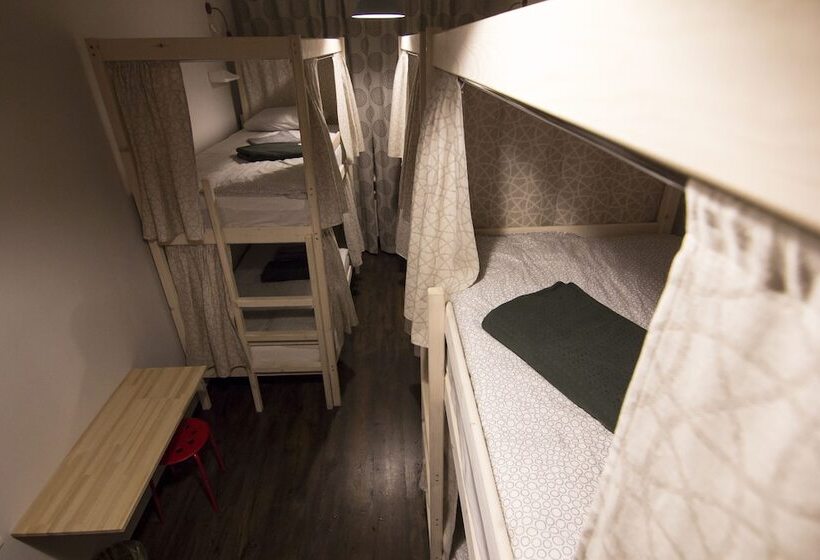تختخواب در اتاق مشترک, Yagelhostel
