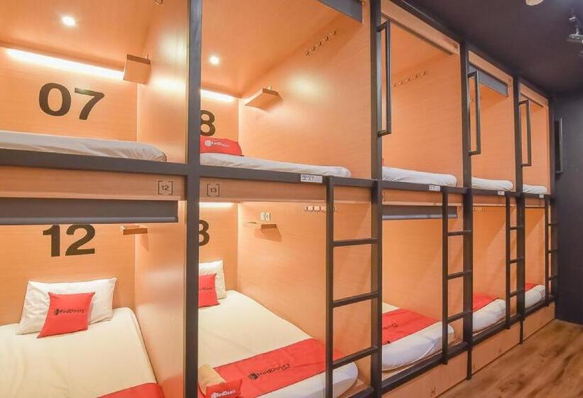 Vuode Makuusalissa, Tokyo Cubo