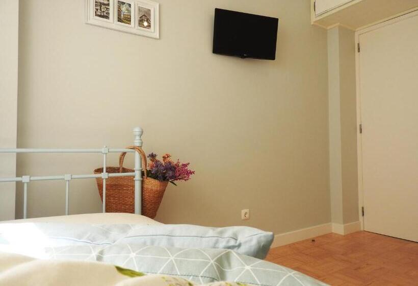 اتاق استاندارد یک نفره با چشمانداز دریا, Lisbon Airport Guesthouse