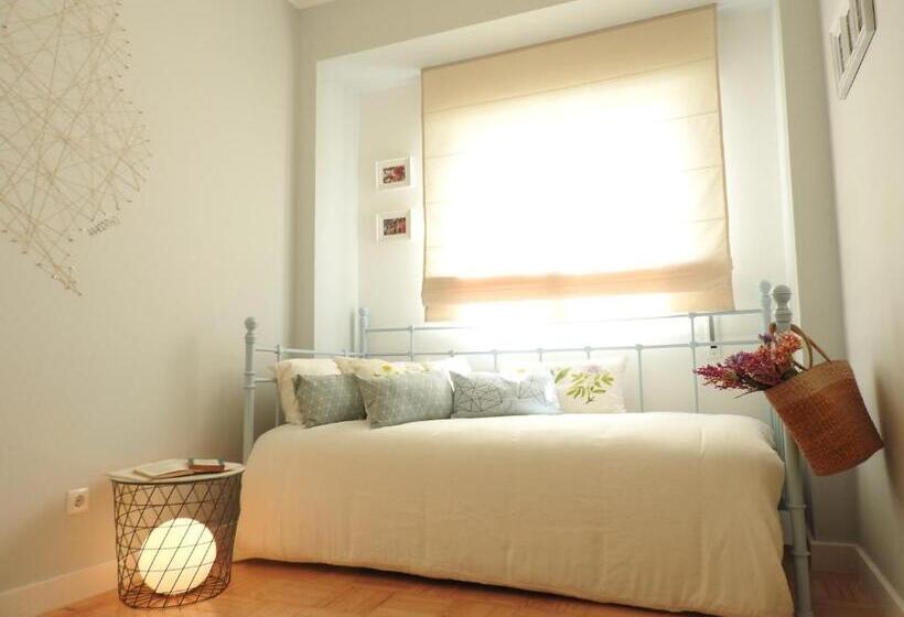 اتاق استاندارد یک نفره با چشمانداز دریا, Lisbon Airport Guesthouse