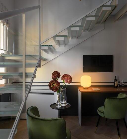 四人标准间, Velvet Grey Boutique