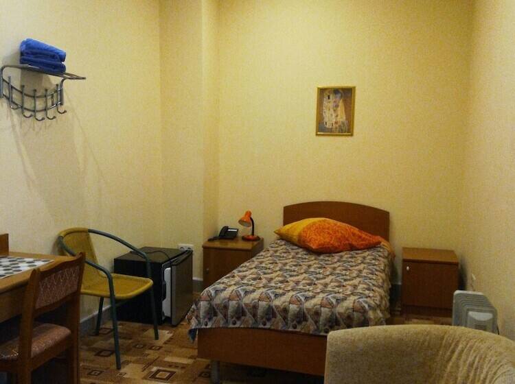 اتاق اکونومی یک تخته, Kruise