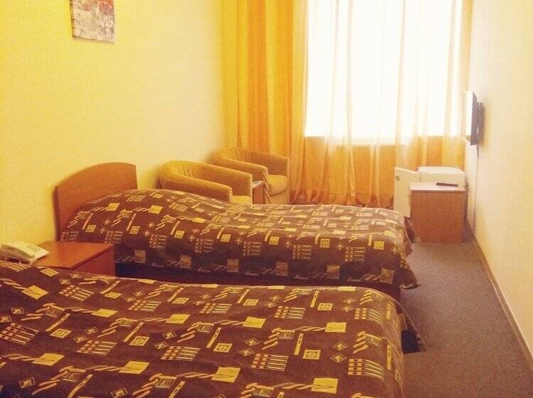 اتاق اکونومی, Kruise