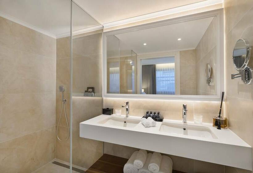 חדר סופריור נוף לבריכה, Herbert Samuel Milos Dead Sea