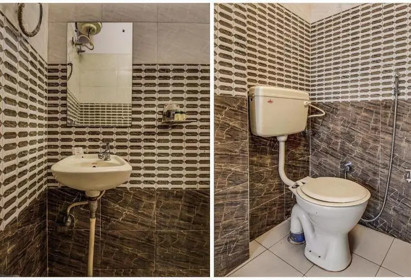 Classic Kolmen Hengen Huone, Oyo 17250 Hotel Ganesham