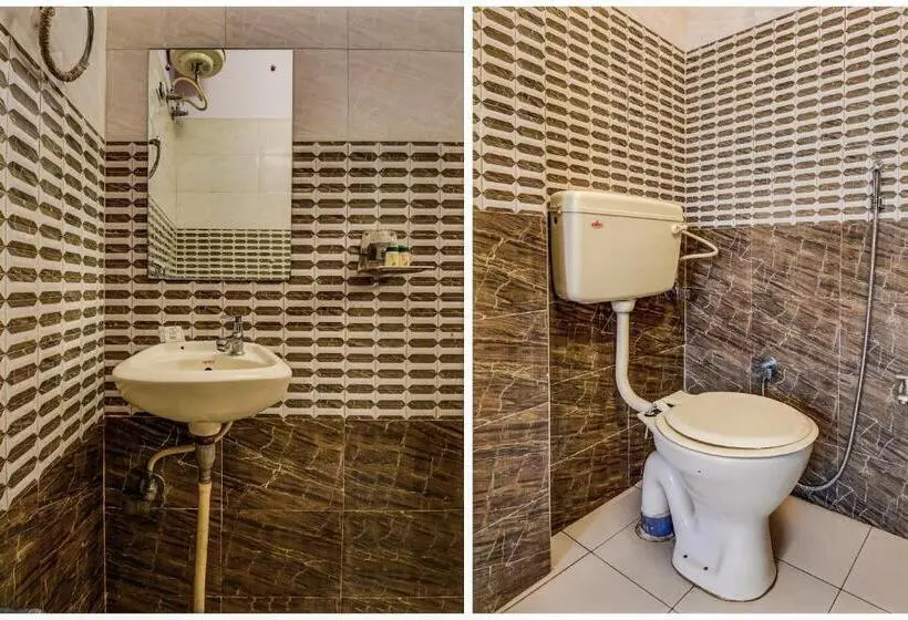 Classic Kolmen Hengen Huone, Oyo 17250 Hotel Ganesham