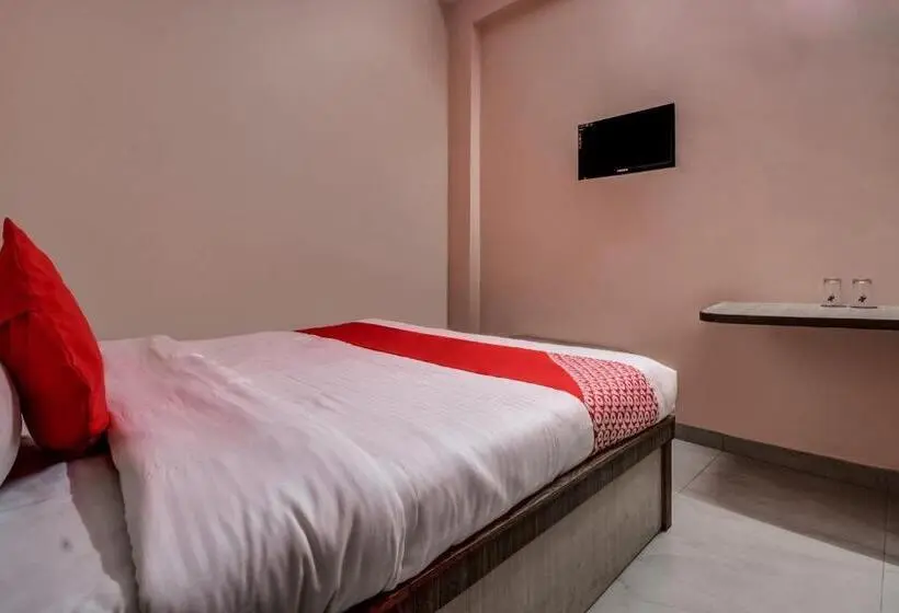 Classic Kolmen Hengen Huone, Oyo 17250 Hotel Ganesham