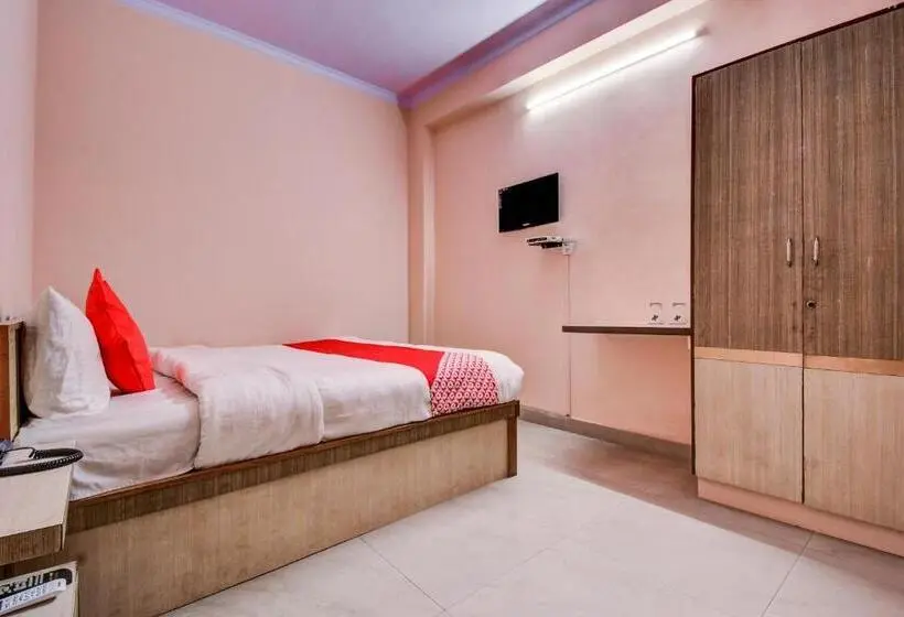 Classic Kolmen Hengen Huone, Oyo 17250 Hotel Ganesham