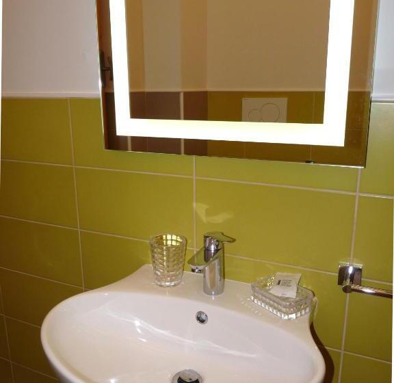 带大床的标准间, ánemos B&b