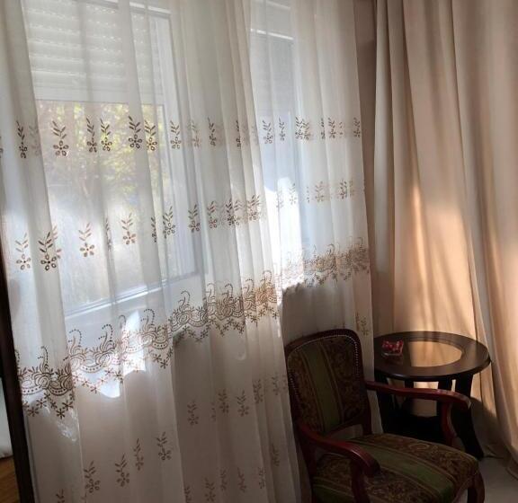 اتاق استاندارد, B&b Passage