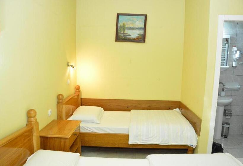 اتاق استاندارد سه نفره, B&b Passage