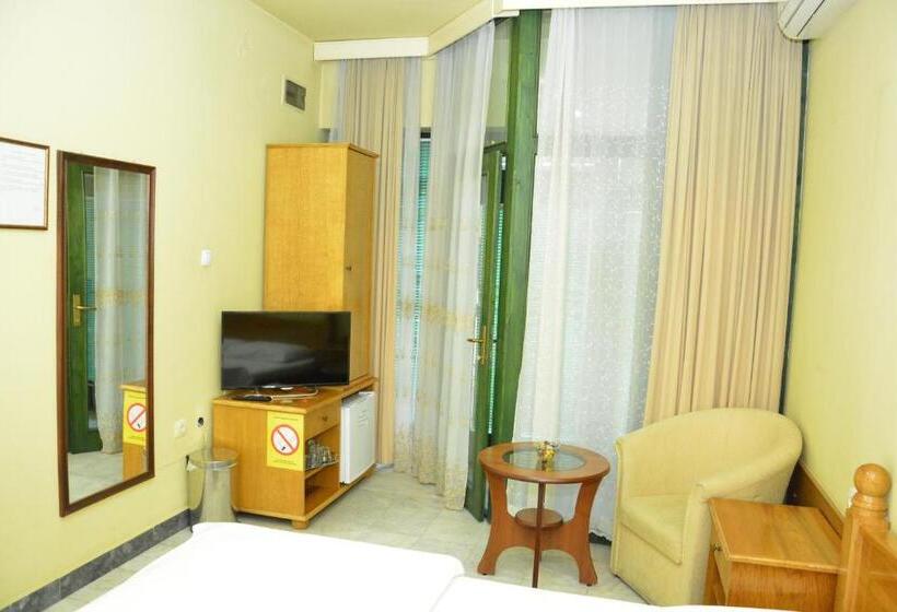 اتاق استاندارد سه نفره, B&b Passage