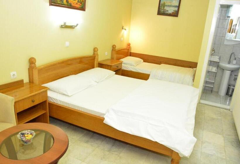 اتاق استاندارد سه نفره, B&b Passage
