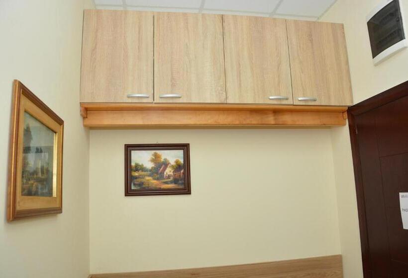استودیو خانوادگی, B&b Passage