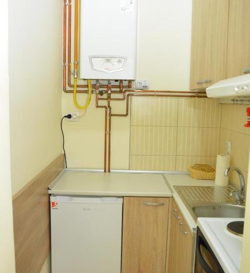 استودیو خانوادگی, B&b Passage