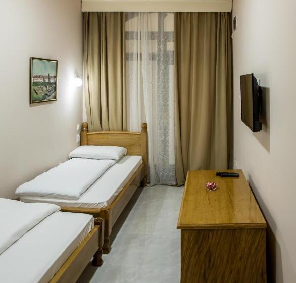 اتاق استاندارد چهار تخته, B&b Passage