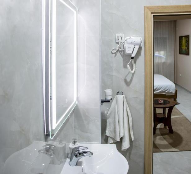 اتاق استاندارد چهار تخته, B&b Passage